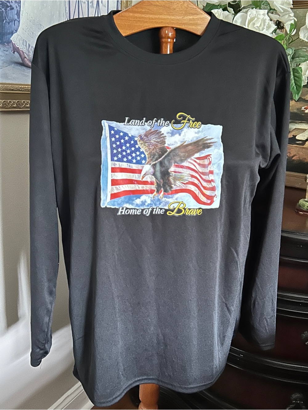 Men's Black Long Sleeve Eagle Graphic Tee - Patriotic 'Land of the Free'